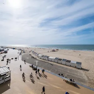 2 Bedrooms With Magnificent Seaview And Free Parking Appartement