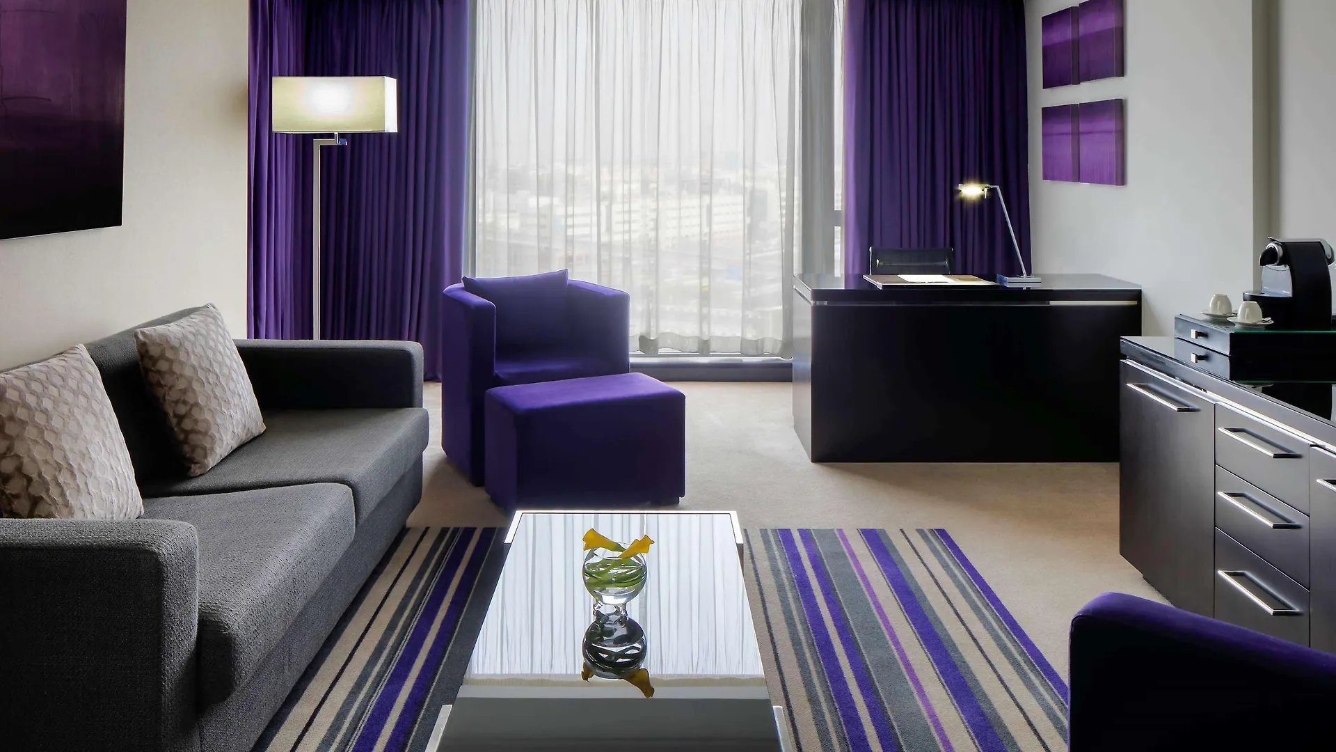 Pullman Dubai Creek City Centre 5*,