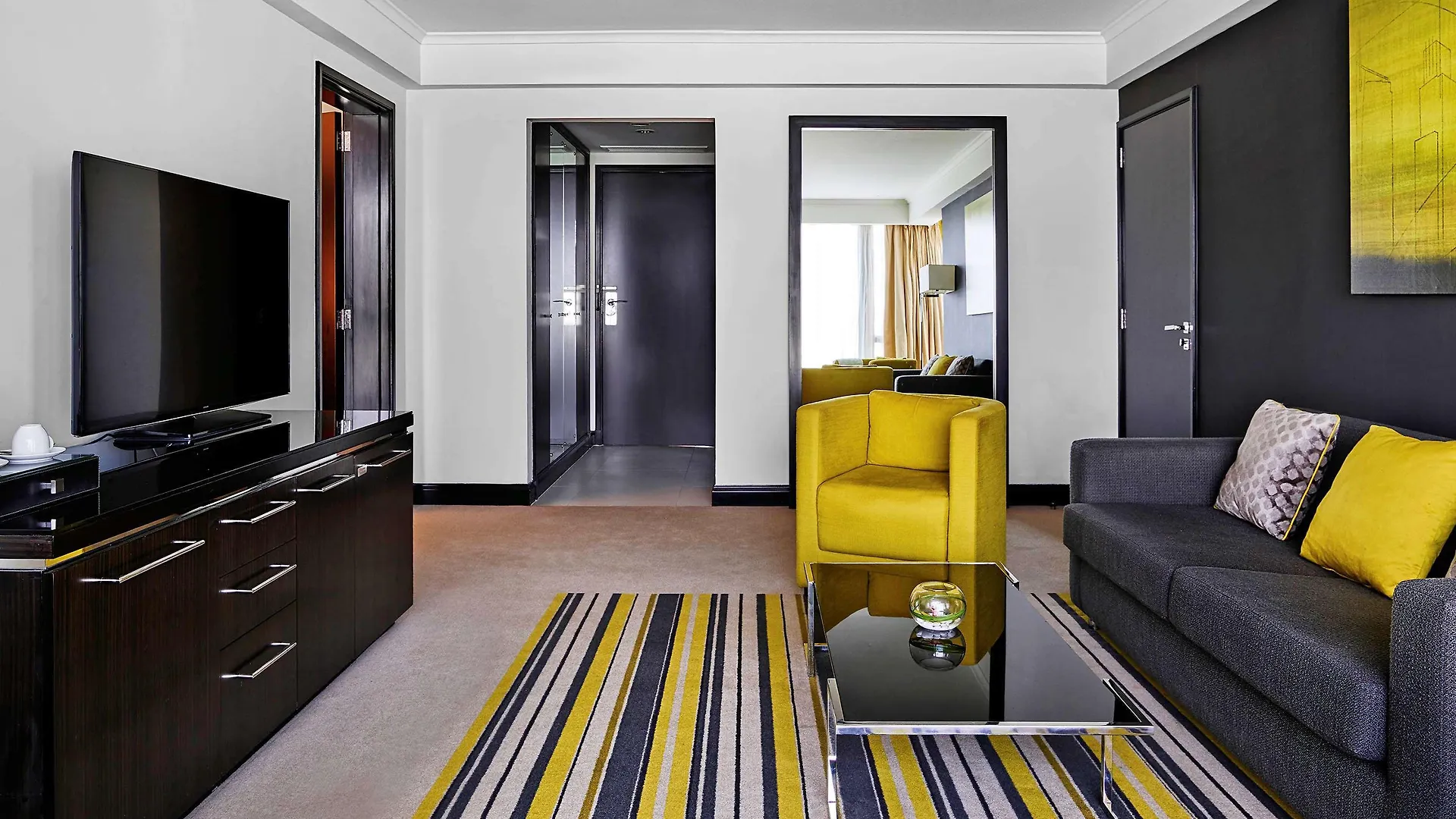Pullman Dubai Creek City Centre Hotel