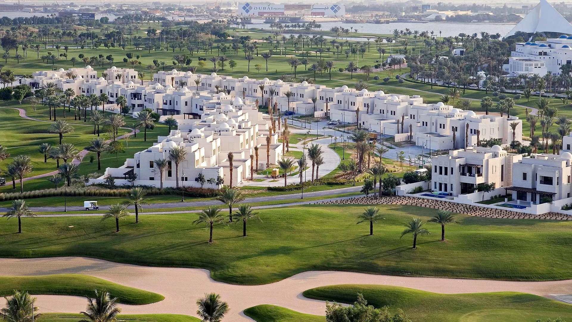 Pullman Dubai Creek City Centre Hotel